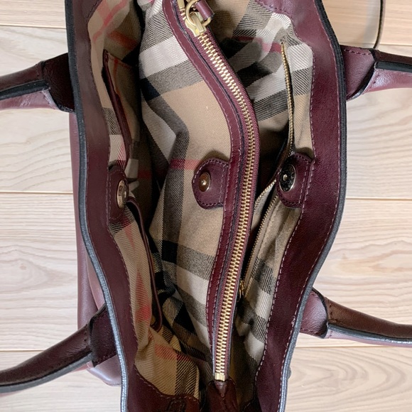 Authentic Burberry Medium Banner Tote 🌟 - Picture 8 of 9